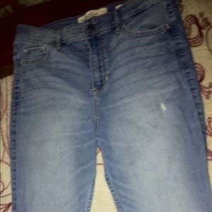 Hollister (HIGH RISE SUPER SKINNY JEANS!)